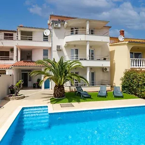 Apartamento And Alenka
